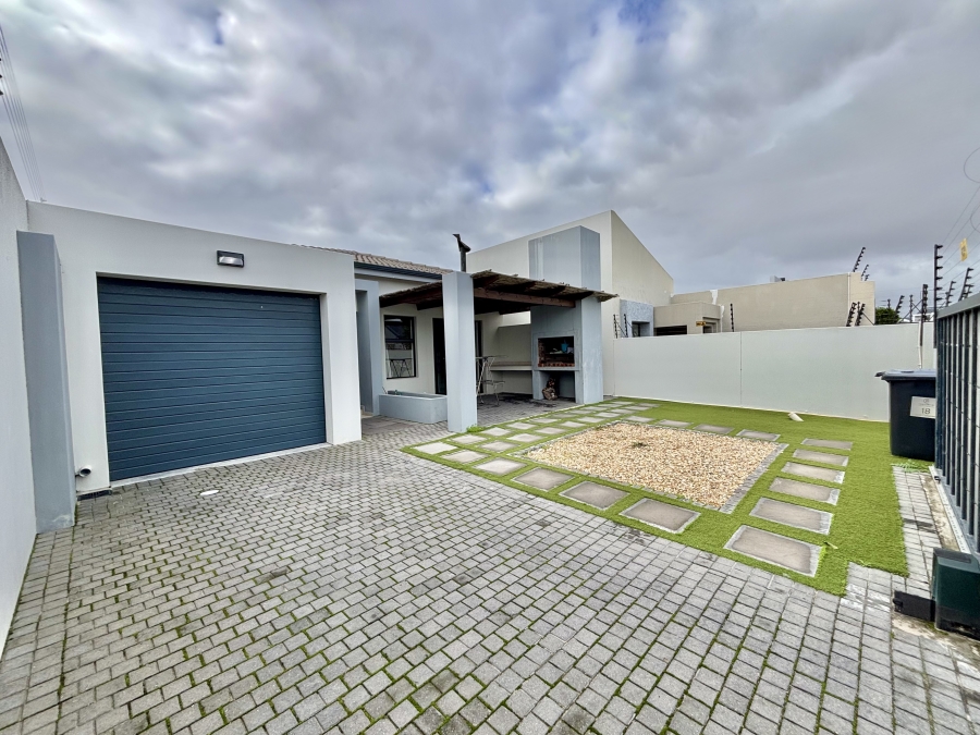3 Bedroom Property for Sale in Sandown Western Cape